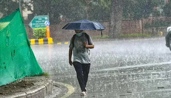 उत्तराखंड के 9 जिलों में भारी बारिश यात्रियों के लिए बड़ी चेतावनी 