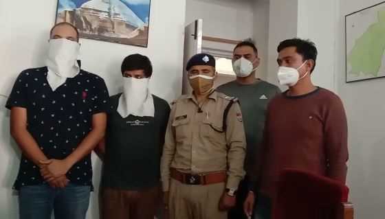 नैनीताल पुलिस ने दो स्मैक तस्करों को दबोचा, बरामद की इतने ग्राम स्मैक