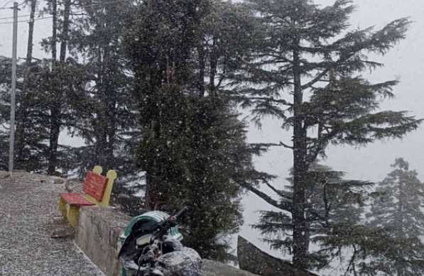 औली में बर्फ न होने से स्की एंड स्नो बोर्ड चैंपियनशिप स्थगित, अब स्की माउंटेनियरिंग कराने की तैयारी