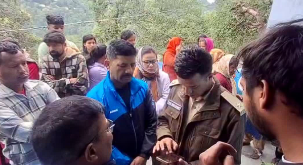 नैनीताल में छात्रा की संदिग्ध मौत, कमरे में मिली फंदे से लटकी