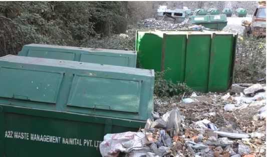 नैनीताल में कूड़े के खिलाफ ग्राम प्रधान का अभियान, स्कूलों में बच्चों को किया जागरूक