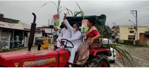 कल साईकिल पर और आज ट्रैक्टर पर विधानसभा पहुंचे कांग्रेस विधायक 