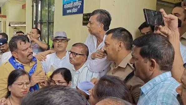 स्मार्ट मीटर पर बवाल! फिर से सड़कों पर उतरे लोग