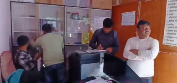 अल्मोड़ा में SDM की बड़ी कार्रवाई: CSC सेंटरों पर मारा छापा, अनियमितता मिलने पर भेजा नोटिस