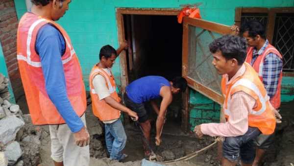 थराली को डरा रही मोटी दरारें, अस्पताल.भवन भी नहीं सुरक्षित