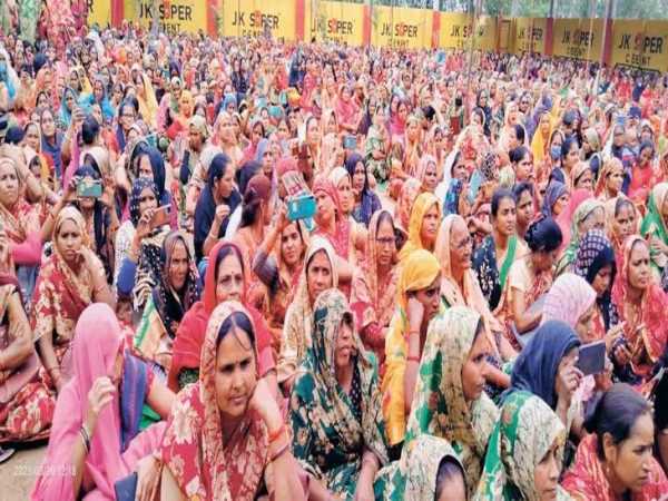 हल्द्वानी..आंगनबाड़ी कार्यकर्ताओं का हल्ला बोल, 9300 से 24000 की मांग !