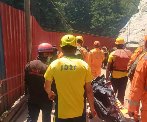 उत्तराखंड की नदी से शव मिलने  से हड़कंप, SDRF ने किया रेस्क्यू!!
