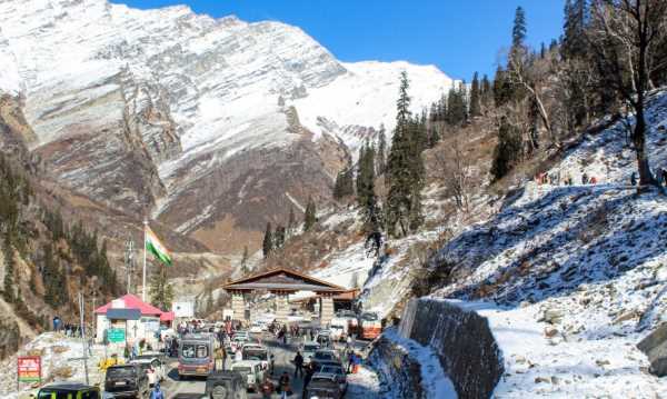 उत्तराखंड में मौसम का यू-टर्न... पहाड़ों पर बर्फबारी, मैदानों में बारिश...  IMD का अलर्ट जारी !