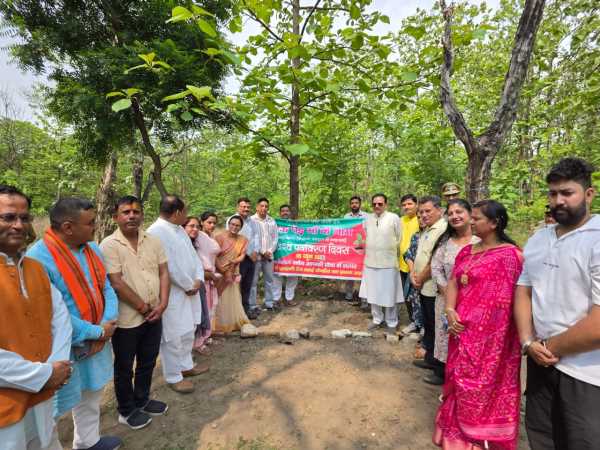 एक पेड़ माँ के नाम, अजय भट्ट ने पर्यावरण संरक्षण में दिया ये पैगाम 