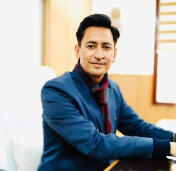 गड्ढों से परेशान हल्द्वानी को राहत! एक्शन मोड में आए कुमाऊं आयुक्त दीपक रावत !