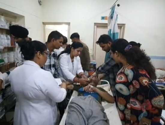 दर्दनाक हादसा..बस के ब्रेक फेल, चपेट में आए दो लोगों की मौत..कई गंभीर घायल !!