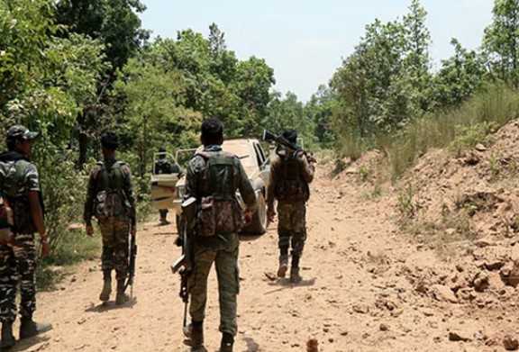 छत्तीसगढ़ के बीजापुर और कांकेर में दो अलग-अलग मुठभेड़ में 22 नक्सली ढेर , तलाशी अभियान तेज 