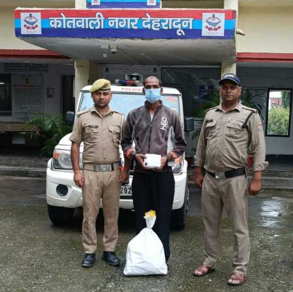 देहरादून में अवैध शराब पर बड़ी कार्रवाई! 4 आरोपी गिरफ्तार, भारी मात्रा में शराब बरामद