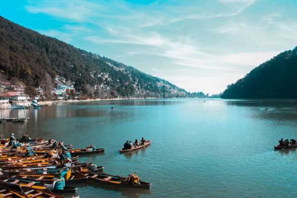 नैनीताल झील के नौका संचालक की गंभीर लापरवाही, अब लाइसेंस होगा रद्द!