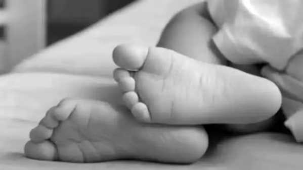 खेल-खेल में गई जान! पतंग पकड़ने गया मासूम करंट की चपेट में आने से मौत