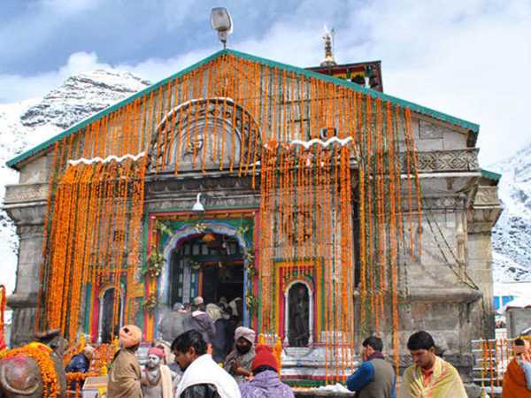 Kedarnath Yatra banned stop due to heavy snowfall: बर्फबारी की वजह से रोकी गई केदारनाथ यात्रा, प्रशासन की अपील- एडवाइजरी जारी होने के बाद ही शुरू करें सफर