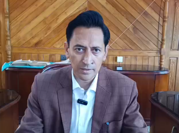 1 अगस्त से नैनीताल माल रोड पर  हॉर्न बजाया तो ₹1000 का जुर्माना!!