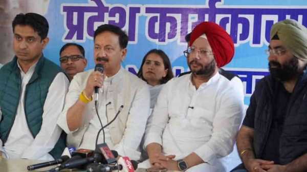 कांग्रेस और भाजपा नेताओं में छिड़ी जुबानी जंग, पूर्व मंत्री दिनेश अग्रवाल के बयान से बवाल