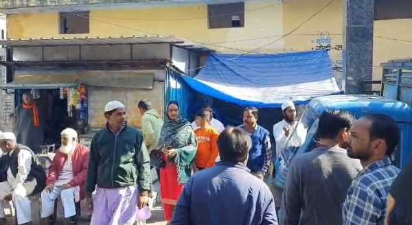 रामनगर में भीषण सड़क हादसा, बाइक सवार युवक की मौत..दूसरा गंभीर घायल !!