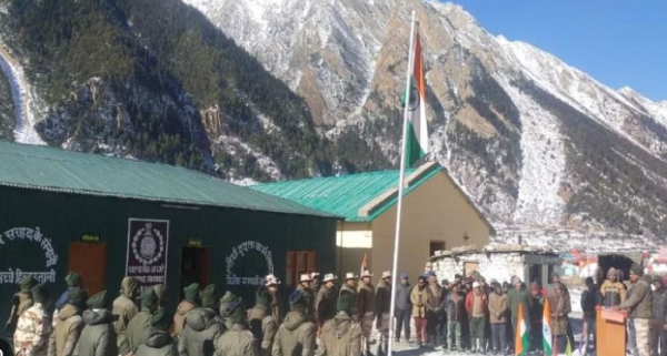 Latest Uttarakhand News: उत्तराखंड में चीन और नेपाल सीमा पर जवानों ने धूम धाम से मनाया गणतंत्र दिवस  !