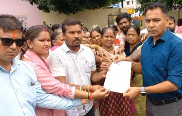 हल्द्वानी..घरों में लाल निशान, SDM कोर्ट का घेराव..प्रशासन के खिलाफ प्रदर्शन !!