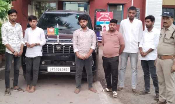 काली फिल्म, हूटर और फर्जी स्टीकर लगाकर स्कॉर्पियो से जमा रहे थे रौब, पुलिस ने सिखाया सबक
