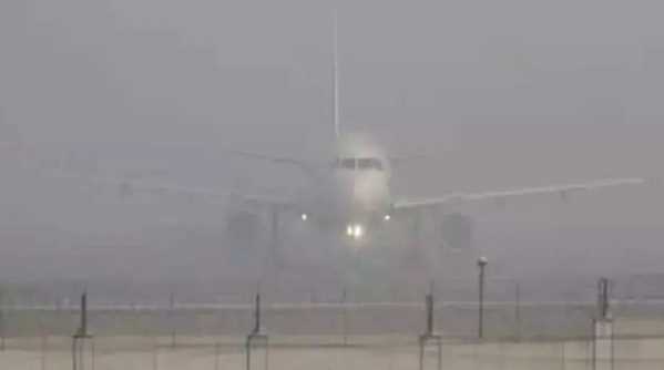 कोहरे ने लगाया आसमान पर 'पहरा', देहरादून हवाई अड्डे पर सुबह 10 बजे तक कोई भी फ्लाइट नहीं कर पाई लैंड