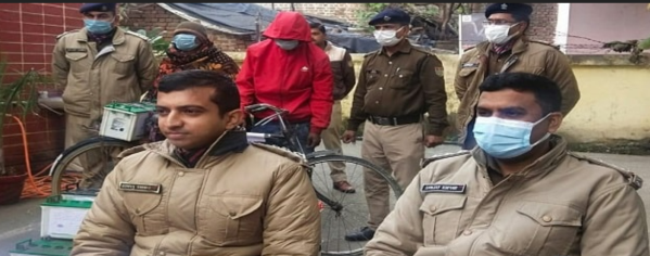 सोलर बैटरी के चोर पुलिस की गिरफ्त में, मुकदमा दर्ज कर जेल भेजने की तैयारी 