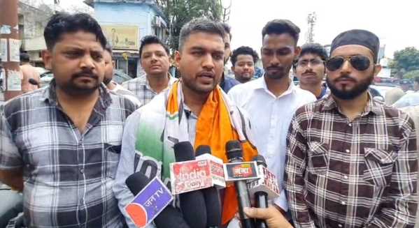 गैंगरेप कांड पर रामनगर में फूटा गुस्सा, यूथ कांग्रेस ने CM धामी का फूंका पुतला !