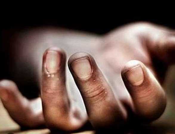 अल्मोड़ा.. बिजली के खंभे में कार्य कर रहा नेपाली युवक करंट से झुलसा,क्षेत्र में फैली दहशत !!