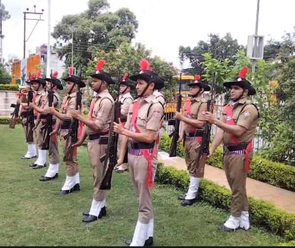 कारगिल विजय दिवस के मौके पर युद्ध में शहीद हुए सैनिकों को अर्पित किए श्रद्धा सुमन !