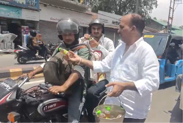 हल्द्वानी में लोगों को बांटा गया ठंडा जूस , लोगों की बुझाई प्यास