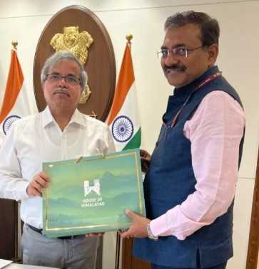 एनएसए अजीत डोभाल से मिले मुख्य सचिव आनंद बर्द्धन, राज्य से जुड़े विभिन्न मुद्दों पर की चर्चा