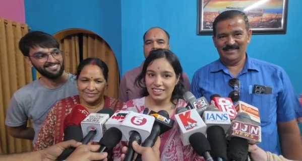हल्द्वानी की बेटी वर्षा जोशी ने UKPSC में लहराया परचम, पूरे प्रदेश में दूसरी रैंक
