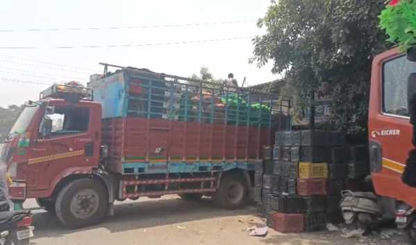 हल्द्वानी मंडी में इमरजेंसी जैसे हालात! अब कैसे बिकेगा पहाड़ का फल?