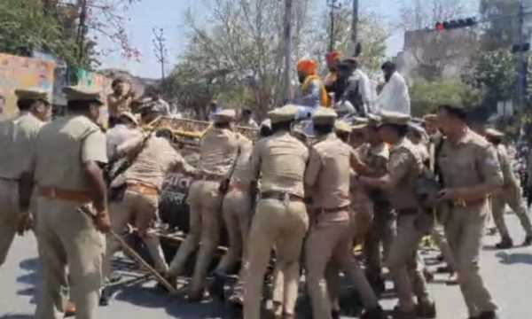 सपा सांसद रामजी लाल सुमन के घर पर हमला मामले में दो FIR दर्ज, 10 पुलिसकर्मी हुए थे घायल