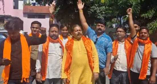 हल्द्वानी..अश्लील पोस्टर पर विवाद, शिवसेना ने प्रशासन को दिया अल्टीमेटम !!