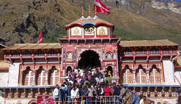 श्री बद्रीनाथ धाम में तीर्थ यात्रियों की संख्या 15 लाख पार, बीकेटीसी को 25 करोड़ रुपए की आय