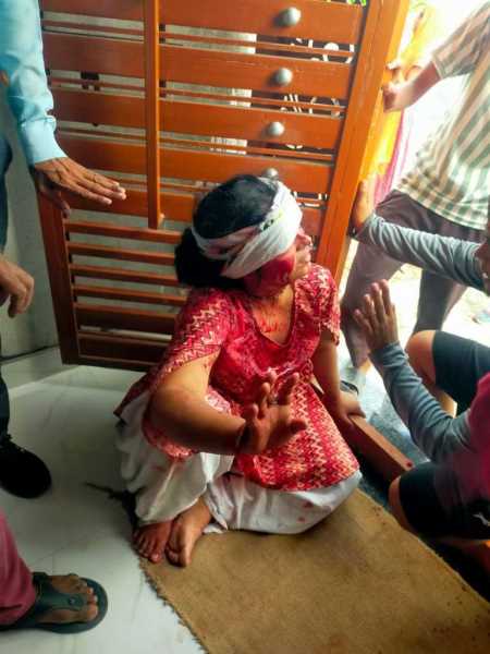 बिन्दुखत्ता- यहाँ घर मे पूजा कर रही महिला पर फावड़े से हमला, ग्रामीणों ने आरोपी को दबोचा 