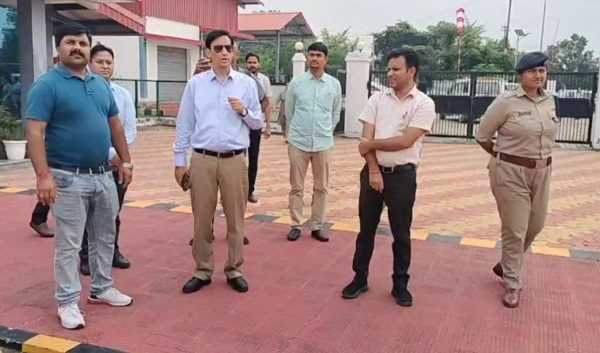 कुमाऊं कमिश्नर दीपक रावत ने किया हेलीपैड व ट्रेंचिंग ग्राउंड का निरीक्षण!
