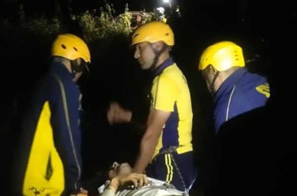 नैनीताल..देर रात एक वाहन अनियंत्रित होकर गहरी खाई में गिरा, एक की मौत चार घायल!!