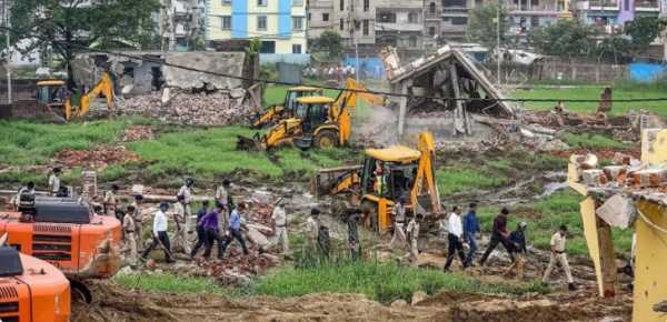 वनभूलपुरा रेलवे भूमि पर SC फैसले से पहले सपा नेता ने शुरू की 'प्रार्थना', इमाम सहित 15 पर ऐक्शन