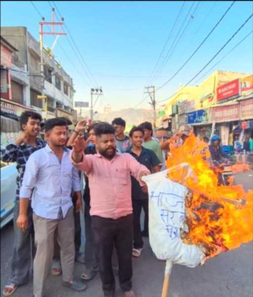 उत्तराखंड में महिला आरक्षण को लेकर गरमाई सियासत, सड़क पर विरोध