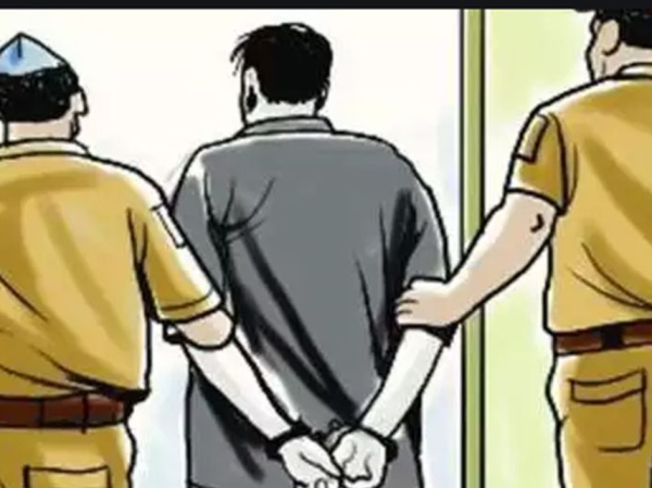 203 पाउच कच्ची शराब और बाइक के साथ आरोपी दबोचा