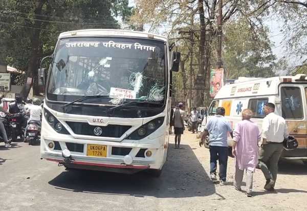 हल्द्वानी में तेज रफ्तार बस ने 4 साल की मासूम को कुचला, पूरा रास्ता जाम !
