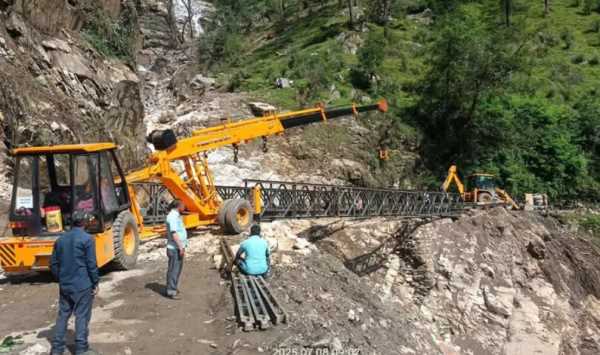 ऋषिकेश-बदरीनाथ हाईवे बाधित, केदारनाथ यात्रा कुछ समय के लिए रोकी गई