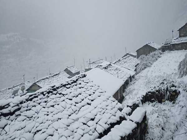 Snowfall In Uttarakhand: हल्की बारिश के बीच धारचूला में शुरू हुई बर्फ़बारी, क्या आने वाले दिनों में भी हिमपात रहेगा जारी?