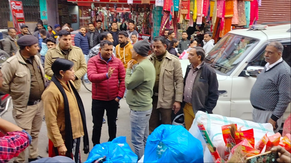 Latest Haldwani News : हल्द्वानी में प्लास्टिक के खिलाफ प्रशासन और नगर निगम ने छेड़ी जंग