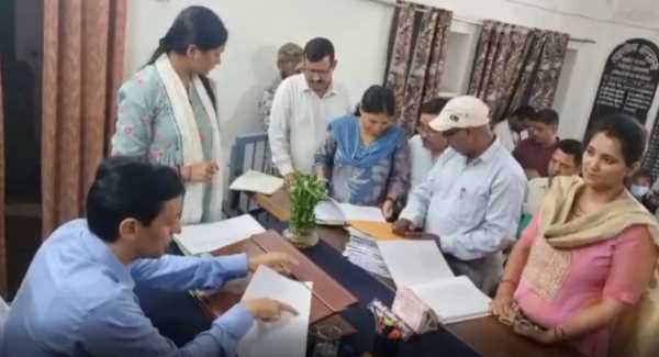 हल्द्वानी..कमिशनर की छापेमारी के बाद कार्रवाई, तहसीलदार का तबादला..कानूनगो निलंबित !!