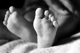  उत्तराखंड हादसा: पीछे फिसले ट्रक, बाइक सवार परिवार चपेट में, बच्ची की मौत